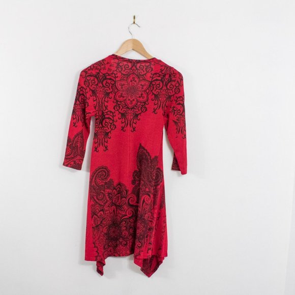 *Emma Red & Black Rose Tunic - Picture 4 of 5